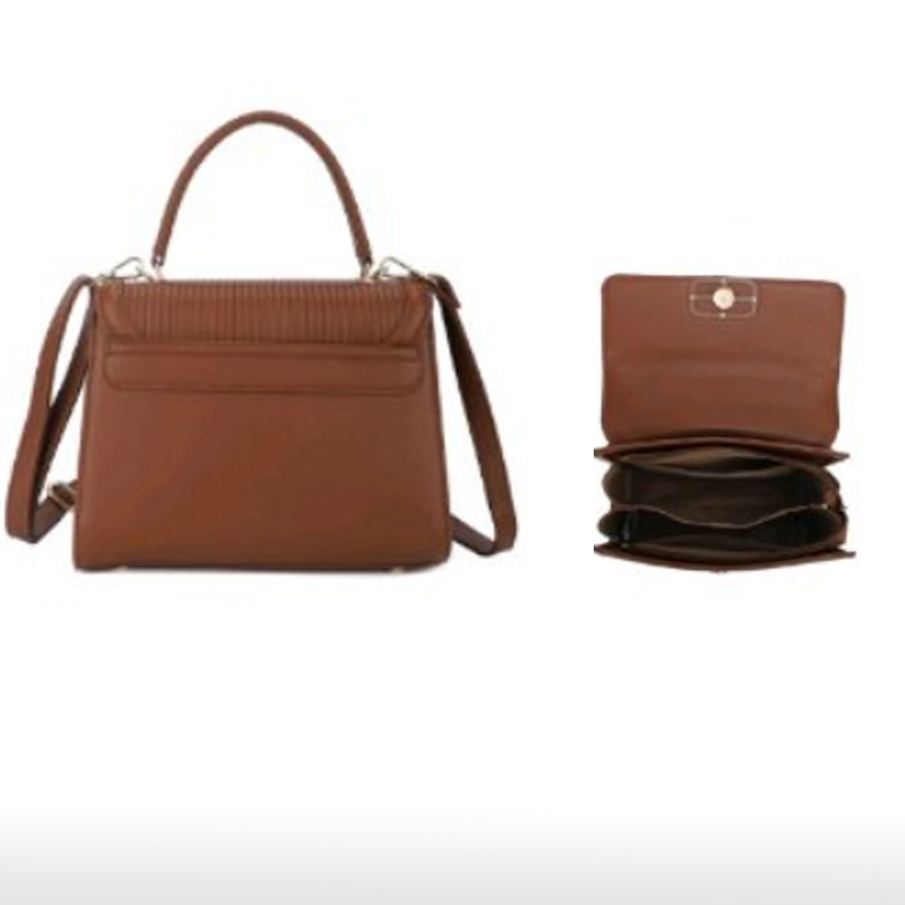 1738621475_woman_bagg.jpg
